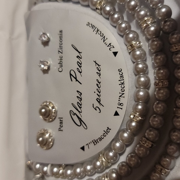 Jewelry - Picture 2 of 4